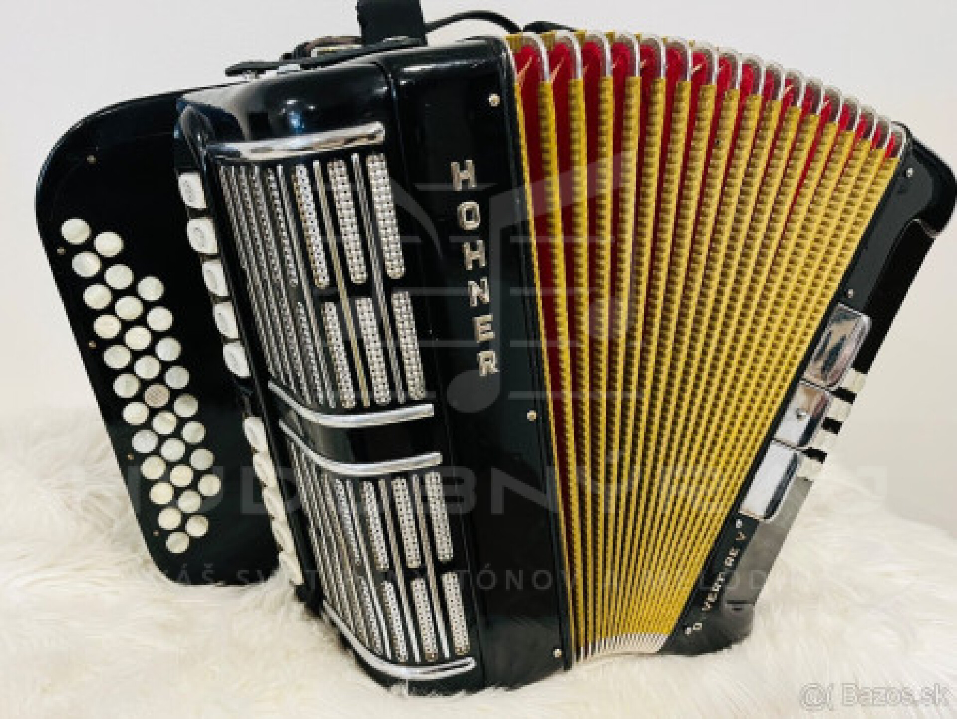 Predám nemeckú heligónku Hohner Overture V 5 hlasná, CF + poltóny,