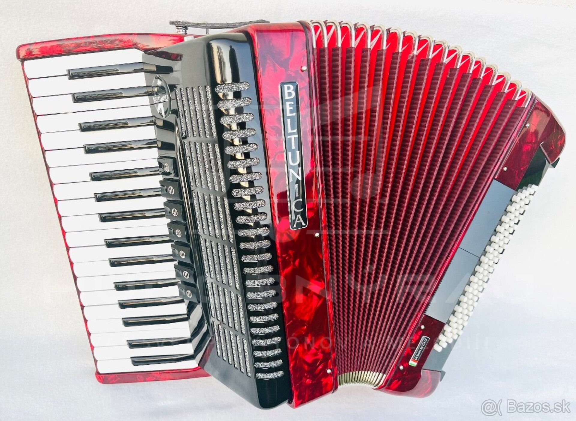 Nový akordeón BELTUNICA VIVALDI 80 basový- červenej farby