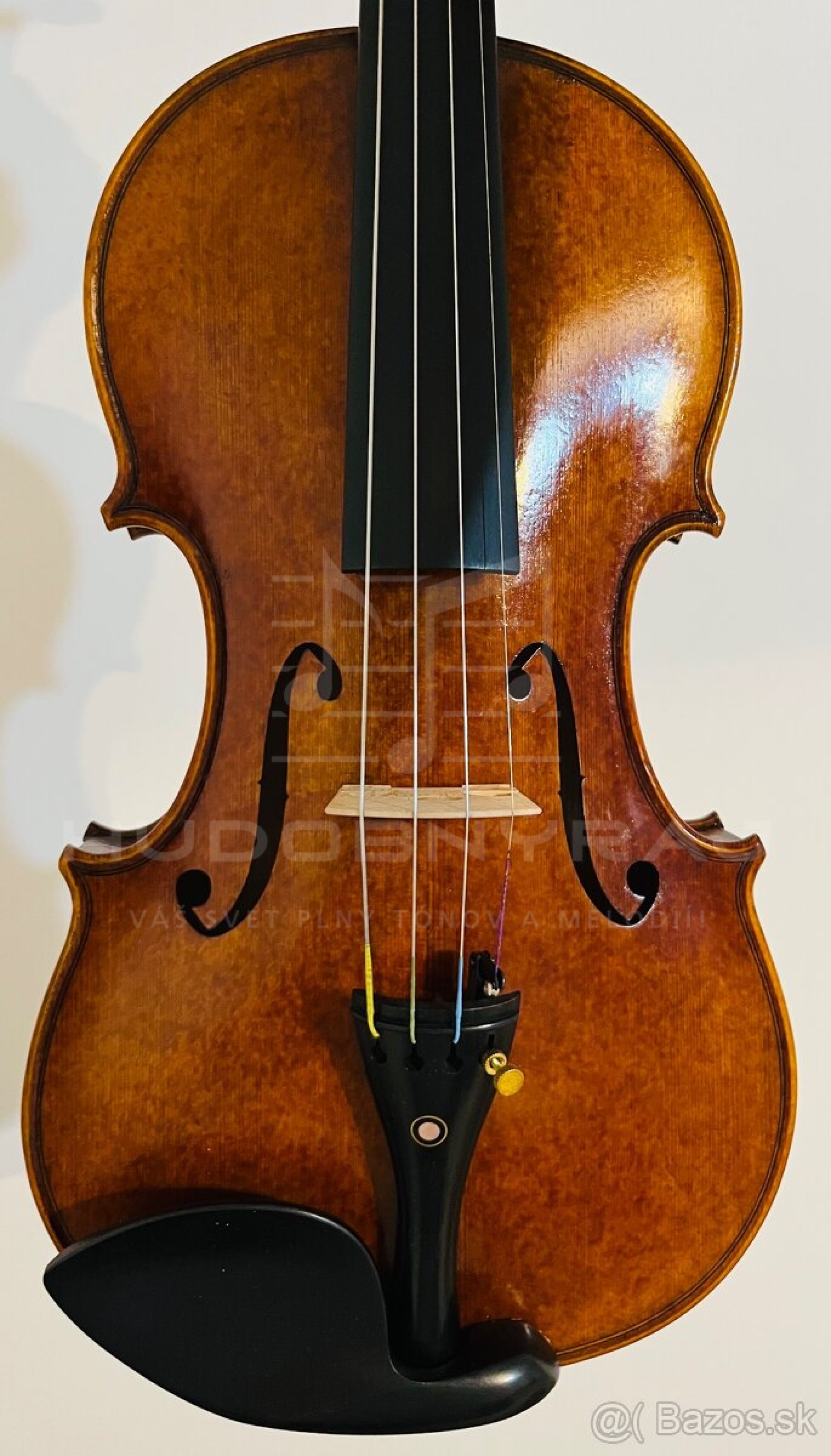 Krásne husle, 4/4 husle: "Y.G.Y", model Antonio Stradivari.