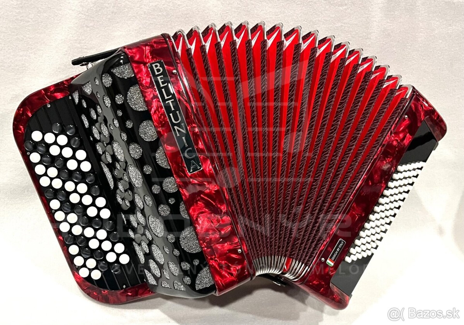 Nový akordeón Beltunica- chromaticky B Griff -72 BASOVÝ- červenej farby