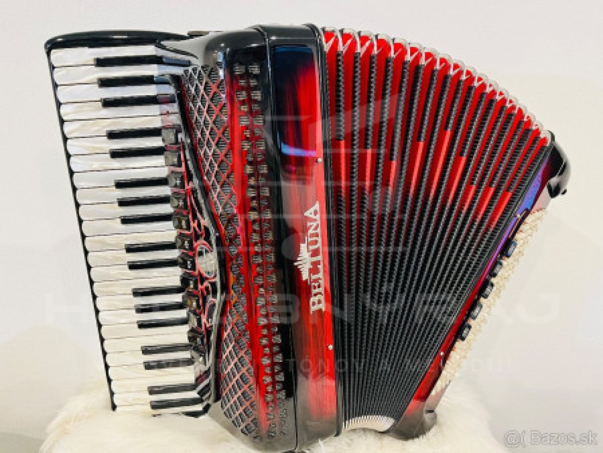NA OBJEDNÁVKU- Predám nový akordeón BETLUNA IV 120 STUDIO- akordeón pre profesionálov