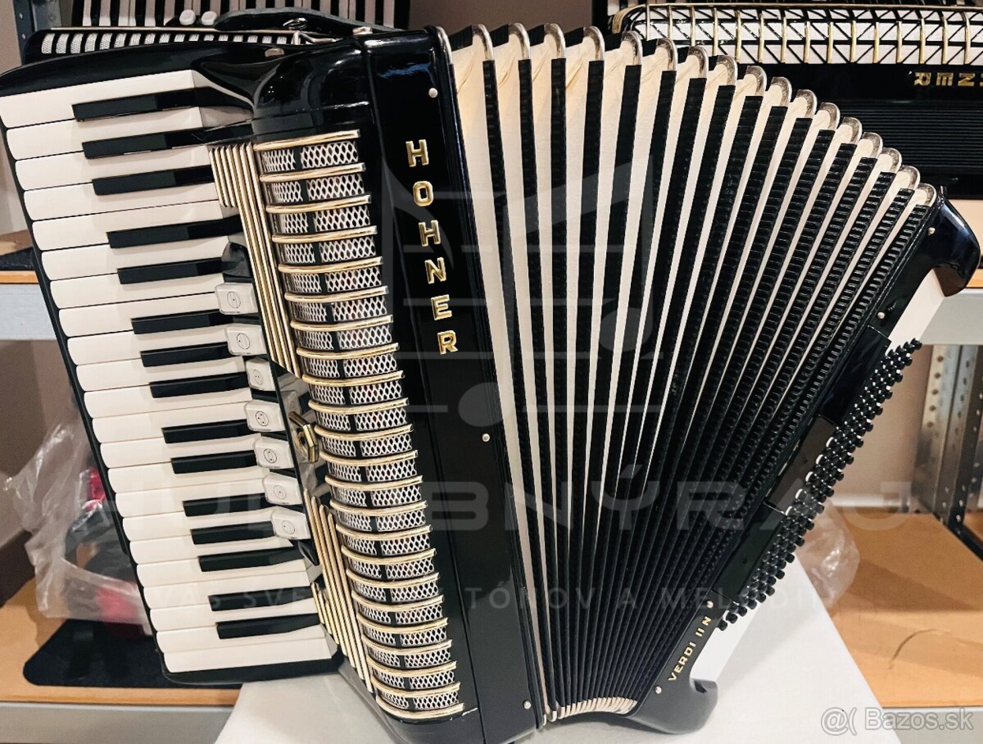 Predám akordeón Hohner Verdi II N- 96 Basový