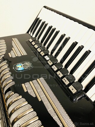 Akordeón WELTMEISTER ELEGANCE/ CAPRICE 120 BASOVY