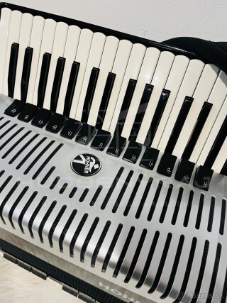Akordeón HOHNER VENTURA IV 96 BAS- špičkový akordeón- pre náročných!!!