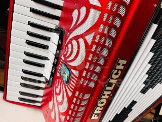 Predám akordeón Weltmeister-Fröhlich Handel 72 basový