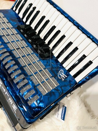 Predám akordeón Weltmeister Achat 72 basový- 2 roky záruka