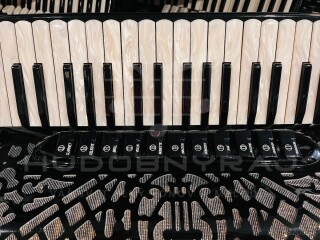 Predám profi akordeón Rossini 96 basový- TOP