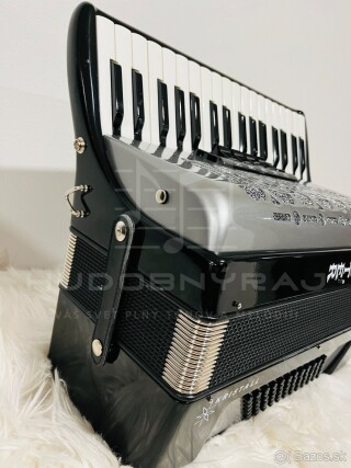 AKORDEÓN WELTMEISTER KRISTALL 72 BASOVÝ