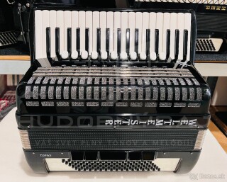 Predám akordeón Weltmeister TOPAS 96, používaný v zánovnom stave.