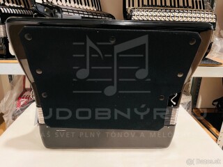 Predám akordeón Weltmeister TOPAS 96, používaný v zánovnom stave.