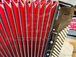 Predám profesionálny akordeón Borsini Wienna 374- 96 basový